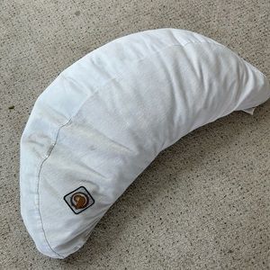 Nest nursing pillow